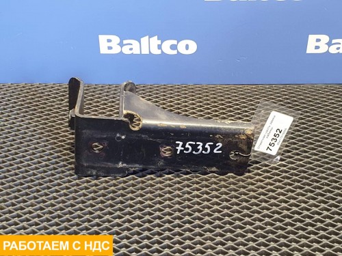 Ответная часть замка кабины правая